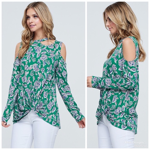 LAST 1! 🛍 Stunning Cold Shoulder Top W/cutout! - Picture 2 of 8